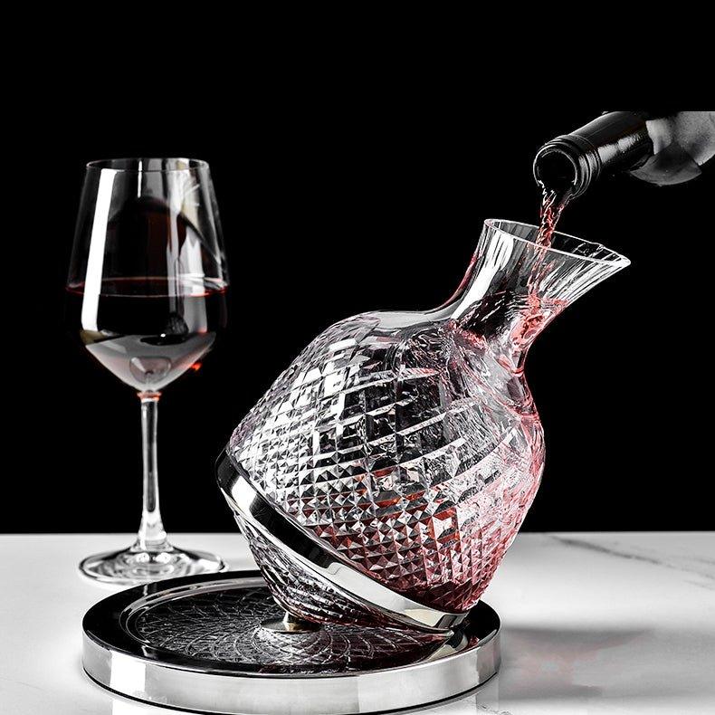 Wine moving inside the Vitraelle Orbit Decanter